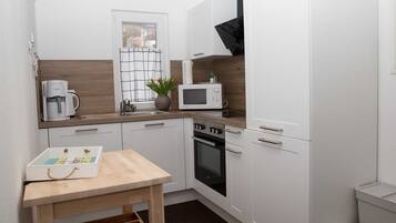 Refrigerador, microondas, horno y lavavajillas