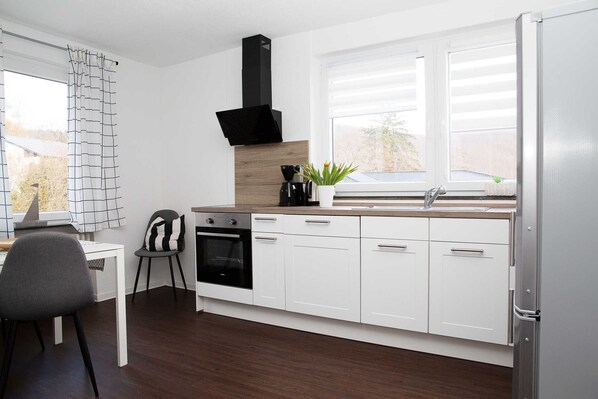 Fridge, microwave, oven, dishwasher