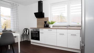 Kühlschrank, Mikrowelle, Ofen, Geschirrspüler