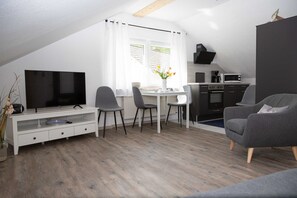 Unclassified image, 4 of 19, button