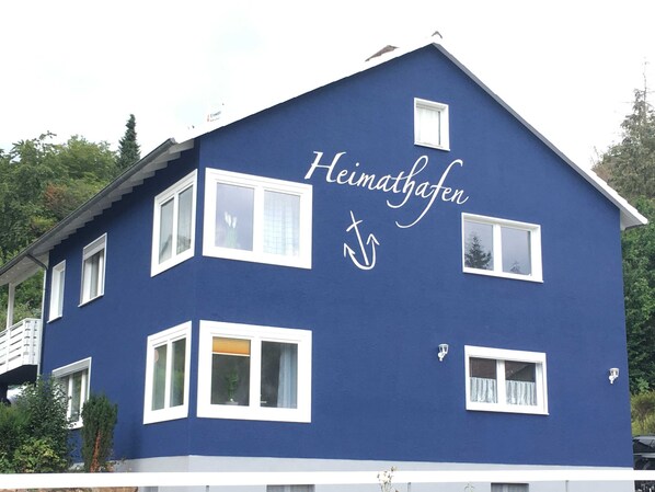 Unclassified image, 1 of 19, button