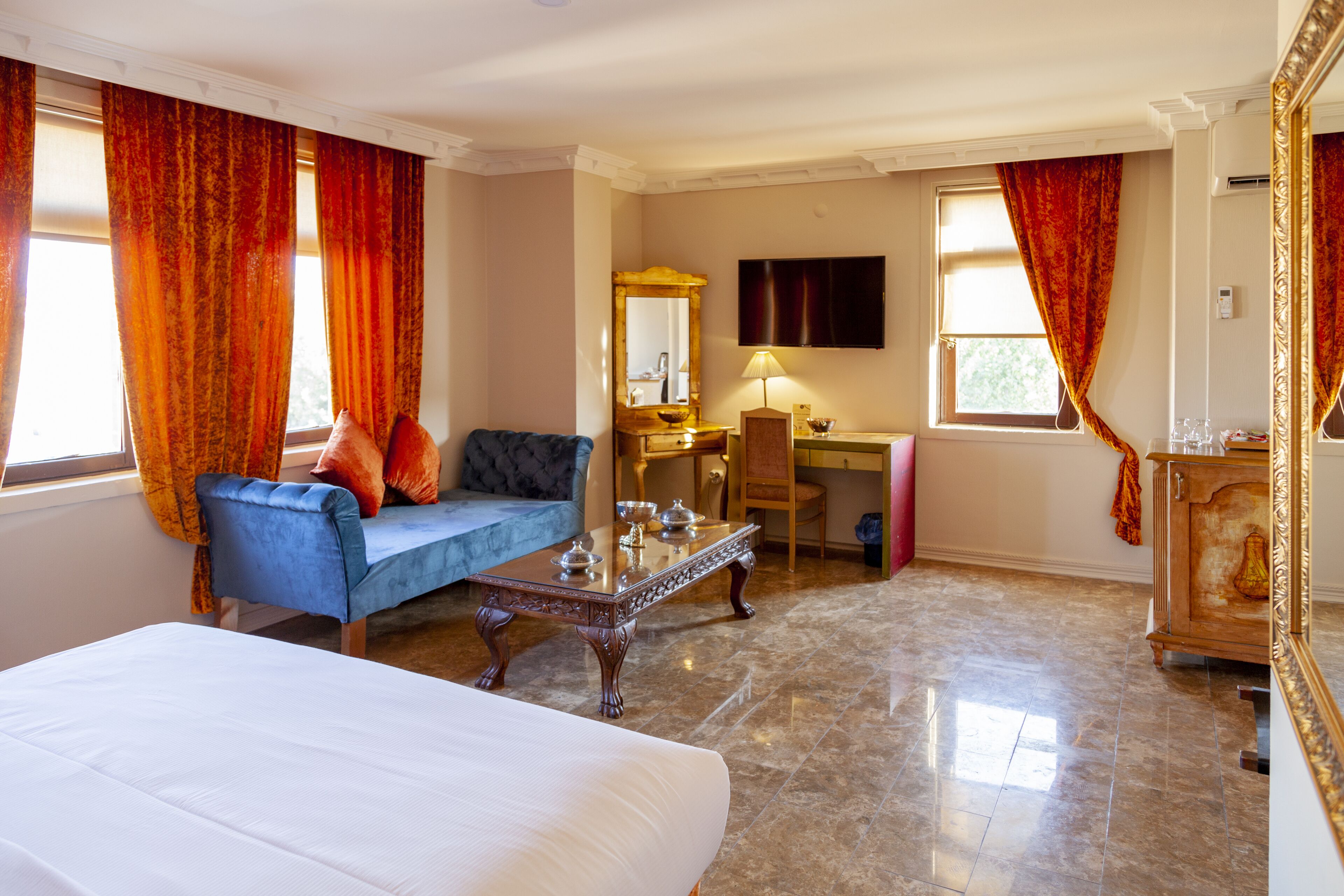 junior room | premium bedding, minibar, desk, laptop workspace