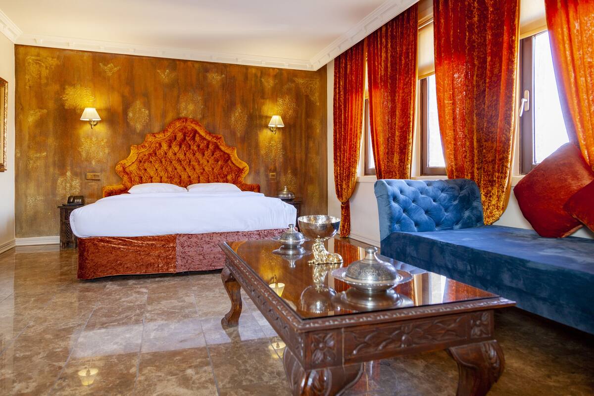 junior room | premium bedding, minibar, desk, laptop workspace