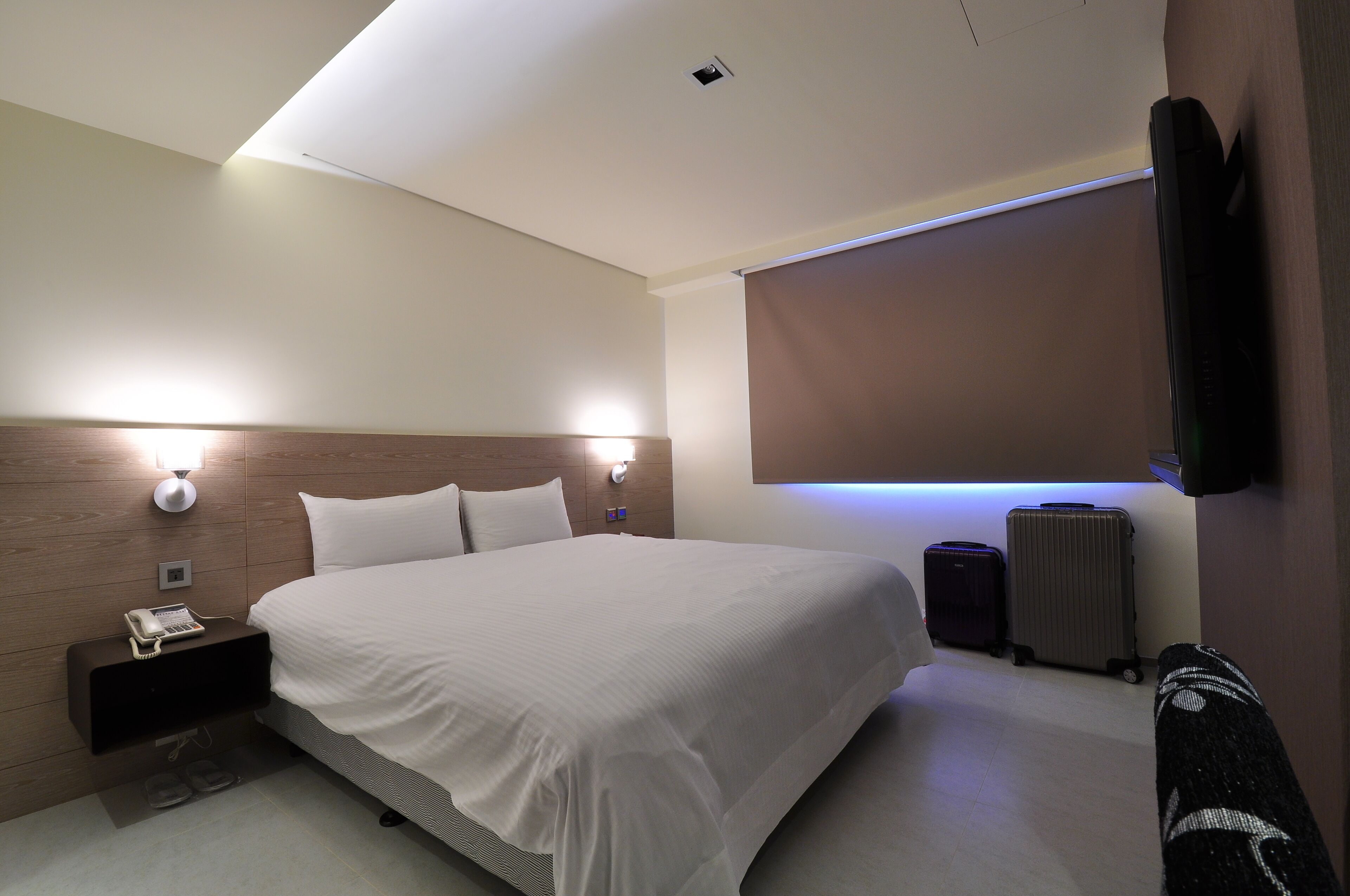 standard double room | 1 bedroom, desk, laptop workspace, blackout curtains