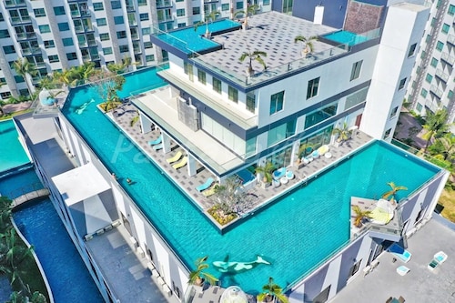 アルカディア ビーチ コンド バイ ジアボ