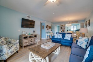 Flat-screen TV - Sea Life at Runaway Bay 211 by SeaBreeze Vacation (Bradenton Beach)