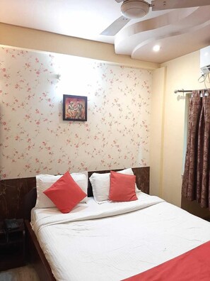 Deluxe Room | Free WiFi - Harry Inn (Kolkata)