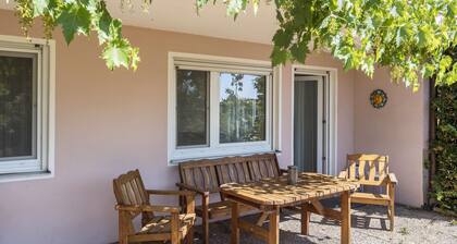 Cosy Apartment “Rosengarten” close to Lake Constance with Wi-Fi, Terrace & Garden