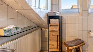 Doccia, asciugacapelli, asciugamani