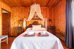 4 chambres, fer et planche à repasser, accès au Wi-Fi (inclus)