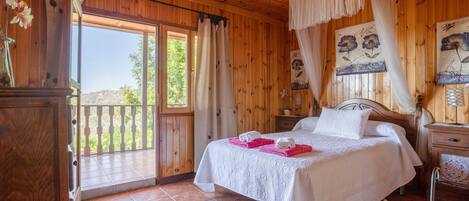 4 soverom, strykejern/-brett, wi-fi (inkludert) og sengetøy