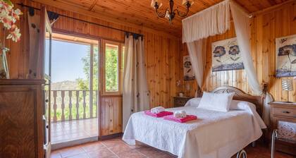 Charming Holiday Home “Las Olivas” with Balcony, Pool & WiFi; Parking Available