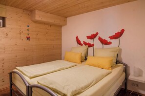 1 soverom, strykejern/-brett, wi-fi (inkludert) og sengetøy