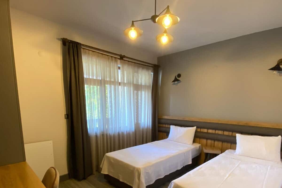 Luxe beddengoed, Select Comfort-bedden, een bureau, beddengoed