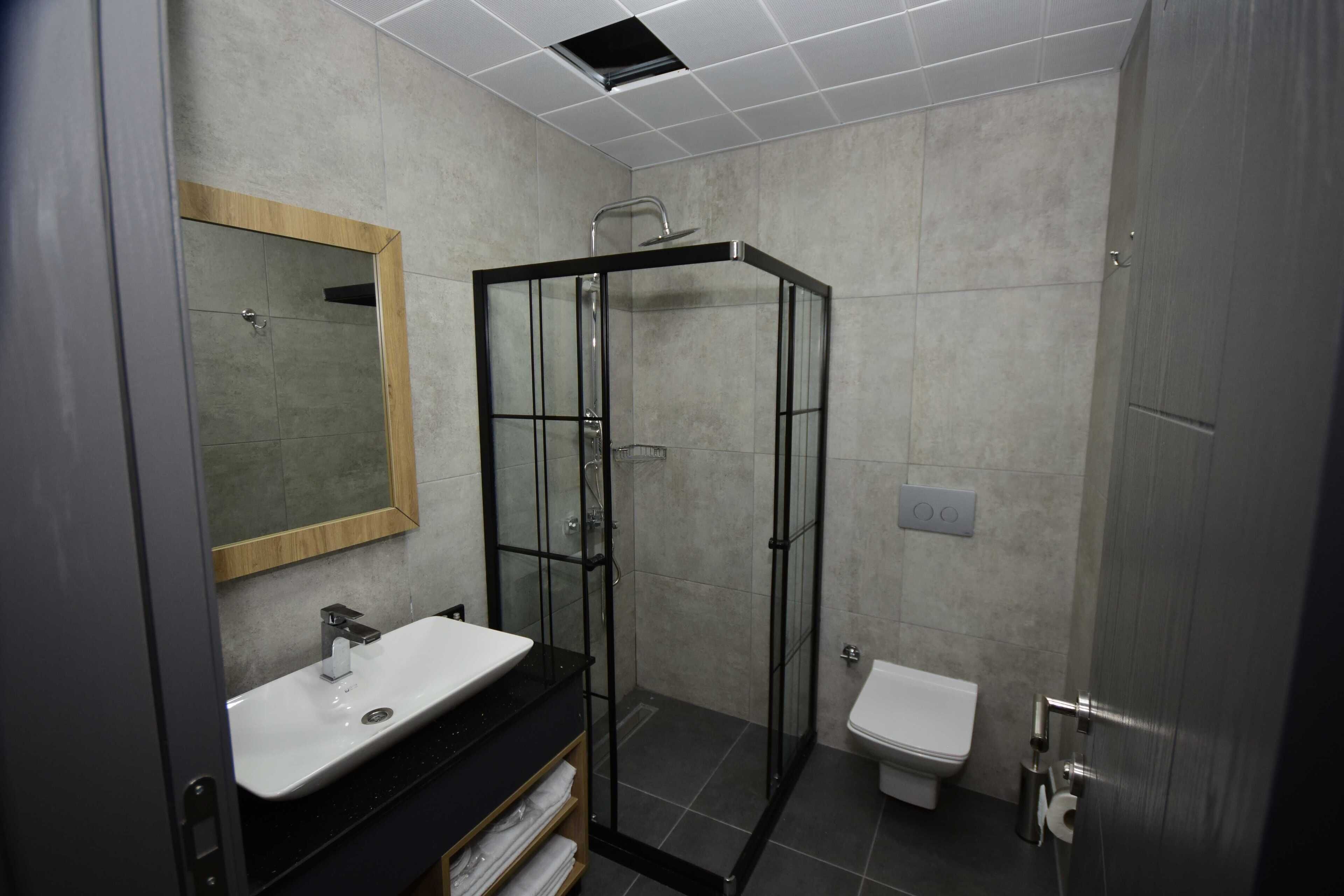 deluxe room, balcony | bathroom | shower, free toiletries, hair dryer, towels
