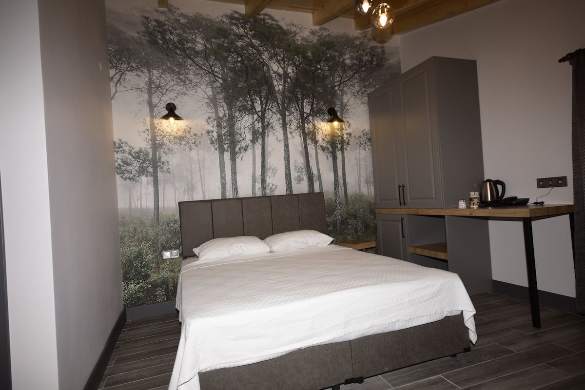 family triple room | premium bedding, select comfort beds, desk, bed sheets