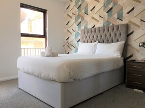 Double Room, Shared Bathroom (104) | Free WiFi, bed sheets - The Residence - ApartHotel (London)