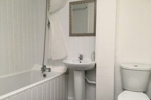 Bathroom sink - The Residence - ApartHotel (London)