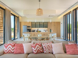 TV - Stunning private villa for 8 guests with A/C, private pool, WIFI, TV, patio and panoramic view (Costitx)