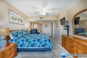 Room - Marlin Quay 311, two bedroom, two bathroom, channel views (Garden City Beach)