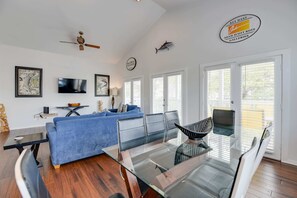 TV - Parking & Shared Pool - Casa Key West (Key West)