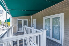 Property grounds - Parking & Shared Pool - Casa Key West (Key West)