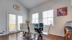 Dining - Parking & Shared Pool - Casa Key West (Key West)