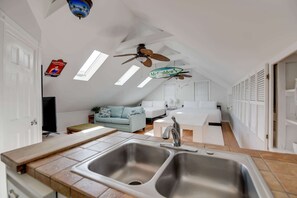 Interior - Traveler's Palm - Studio Near Duval Street (Key West)