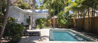 Coconut Palm - Steps from Duval with Private Pool