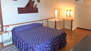 1 bedroom, desk, laptop workspace, cots/infant beds - La Baia (Stresa)
