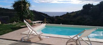 Vacation home with 3 apartments with private garden with sea view and swimming pool!