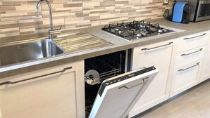 Apartment, 3 Bedrooms | Private kitchen - Casa Beatrice (Premosello Chiovenda)
