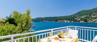 Sunny apartment- Quiet and relaxing seafront apartment 10 minutes from Dubrovnik