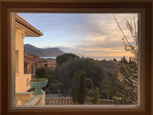 Beautiful villa  in Saint-Jean-Cap Ferrat with panoramic sea views.