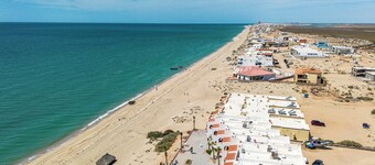 Paradise Villas #2: Beachfront bliss with endless ocean views and pool access