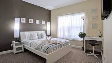 2 Schlafzimmer, Zimmersafe, Schreibtisch, Bügeleisen/Bügelbrett
