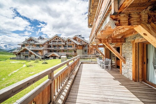 WAPA - Premium Ski-in Ski-out Apartment