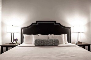 4 bedrooms, desk, iron/ironing board, WiFi