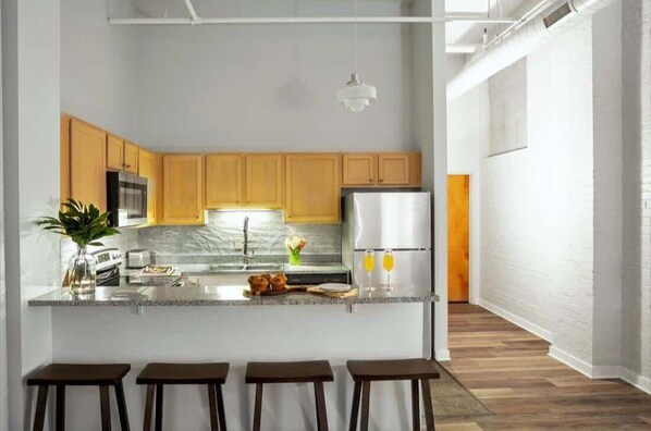 Fridge, microwave, oven, stovetop