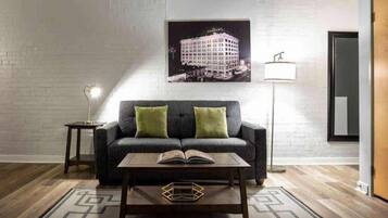 TV, Netflix, Hulu, streaming services