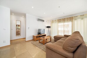 TV, DVD player