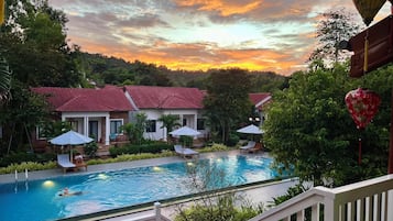 Fullur enskur morgunverður gegn gjaldi um helgar