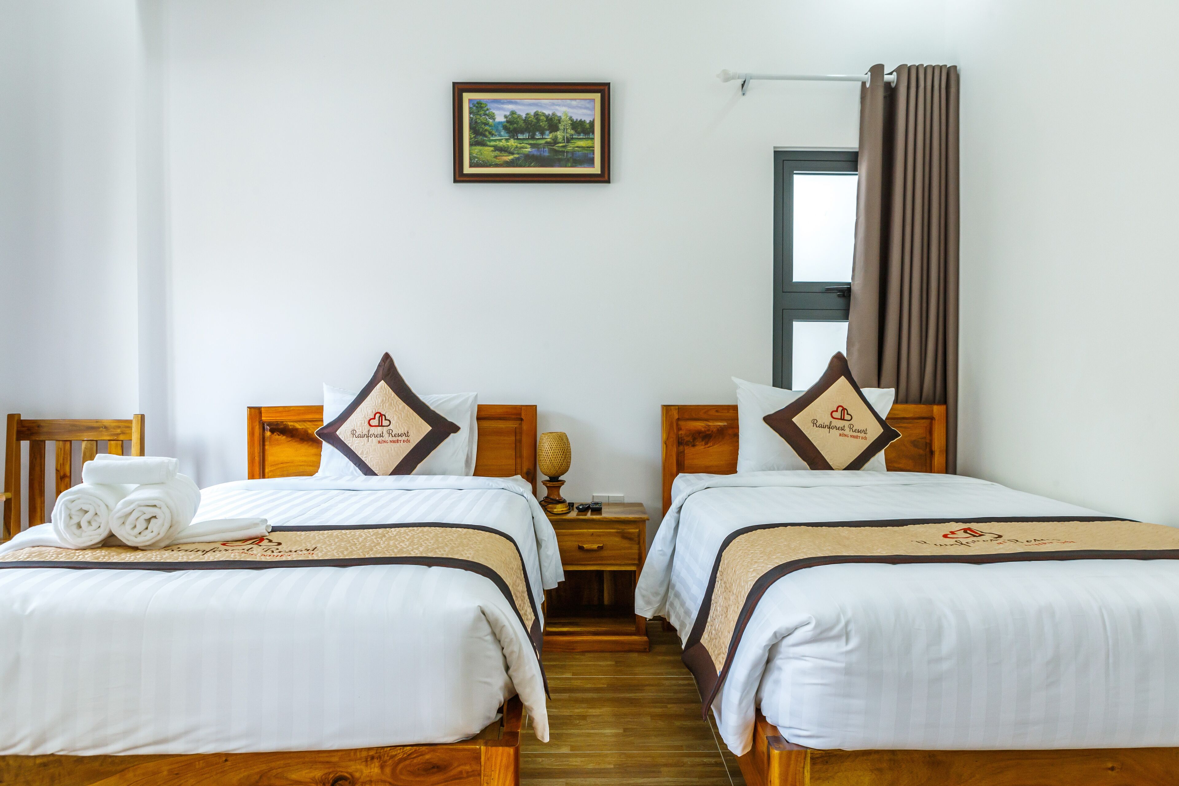 Decoración personalizada, muebles diferentes y escritorio 