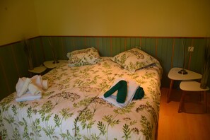 4 chambres, fer et planche Ă repasser, Wi-Fi, literie fournie