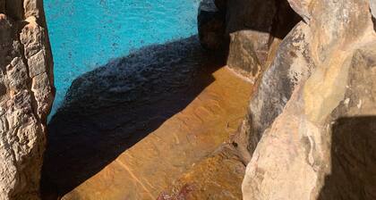 WATER SLIDE & POOL & HOT TUB ** Mermaid Vibes **