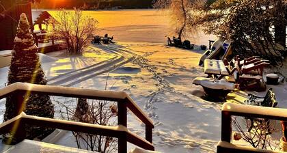 Newly remodeled-Lakefront cabin on 4th Lake w/dock & kayaks. Trail 5 Access