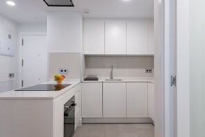 Refrigerador, microondas, horno y lavavajillas 