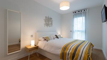 1 slaapkamer, een strijkplank/strijkijzer, gratis wifi, beddengoed