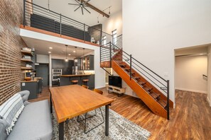 TV, fireplace, stereo