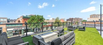The Loft on Phillips - Downtown Loft